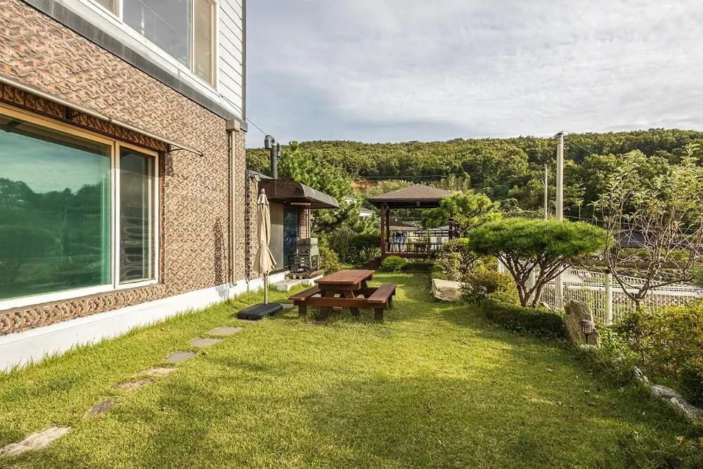 Plitvice Pension Ganghwado Incheon 3*,