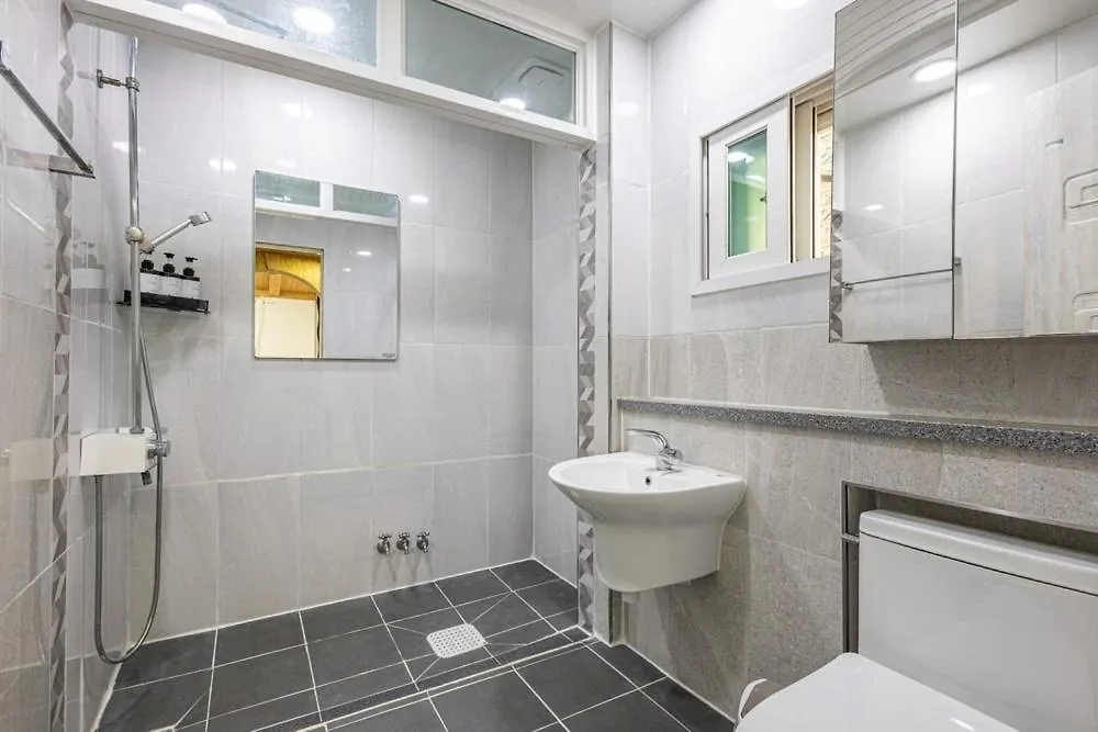 Plitvice Pension Ganghwado Incheon 3*,